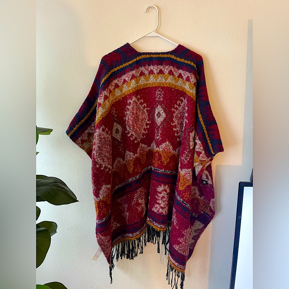 Forever 21 Cozy Fringe Aztec Knit Poncho Wrap Cardigan Women’s One Size - Picture 7 of 9